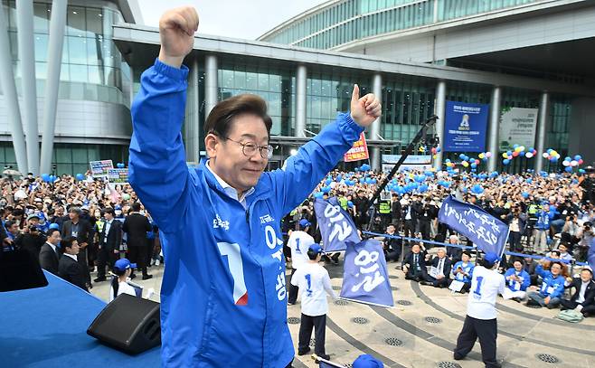5월17일 이재명 더불어민주당 대선 후보가 광주 유세 현장에서 지지를 호소하고 있다. ⓒ공동취재