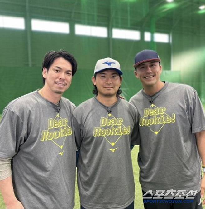 지난해 말 한 행사에서 함께 자리한 마에다와 이마나가, 눗바(왼쪽부터). 사진캡처=마에다 겐타 SNS