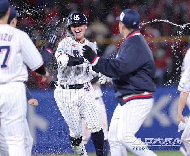 야쿠르트는 30일 현재 일본프로야구 양 리그, 12개팀 중 승률 꼴찌다. 중심타자들의 줄부상이 뼈아프다. 사진캡처=야쿠르트 스왈로즈 SNS