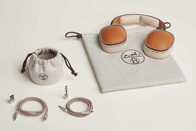 프랑스 패션 브랜드 에르메스가 올여름 출시할 헤드폰. /에르메스