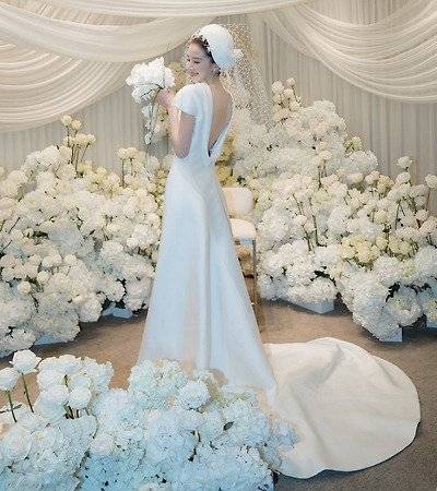 모델 아이린이 결혼식에서 입은 드레스