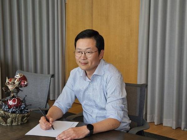 이정훈 LCK 사무총장이 한국경제신문과 인터뷰를 나누고 있다. /이주현 기자