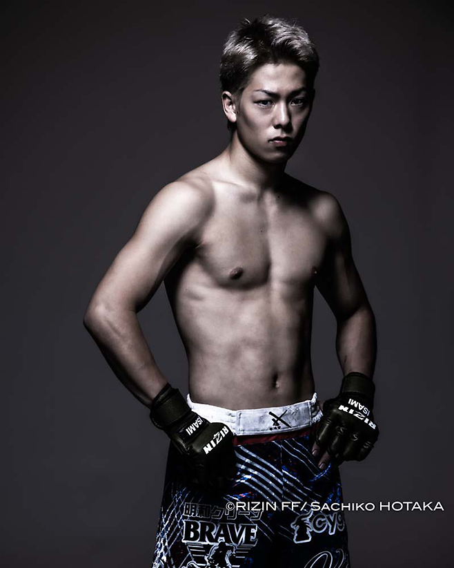 일본 종합격투기 파이터 미우라 고타 2022년 9월 슈퍼 라이진 1 프로필. 고타는 1992년 제10회 아시아축구연맹 아시안컵 최우수선수 미우라 가즈요시의 둘째 아들이다. 사진=RIZIN FF