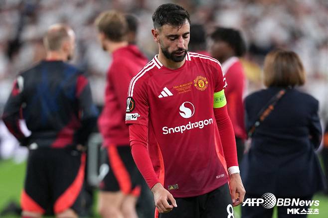 맨체스터 유나이티드의 심장 브루노 페르난데스(30·포르투갈)가 알 힐랄(사우디아라비아)의 관심을 받는다. 이 소식은 맨유가 5월 22일 유럽축구연맹(UEFA) 유로파리그(UEL) 결승전에서 토트넘에 0-1로 패하며 올 시즌을 무관으로 마친 뒤 처음 전해졌다. 사진=AFPBBNews=News1