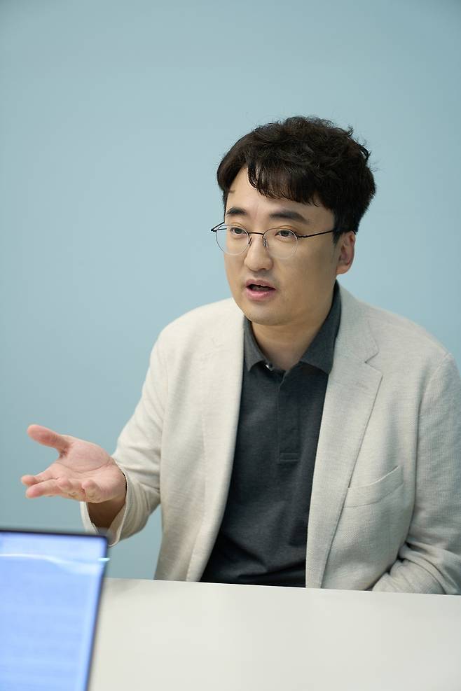 인터뷰하는 유튜브 채널 '김성회의 G식백과' 운영자 김성회 씨 [샌드박스네트워크 제공. 재판매 및 DB 금지]