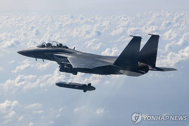 타우러스 발사하는 F-15K [공군 제공. 재판매 및 DB 금지]