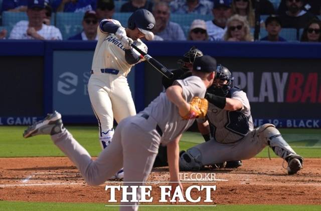 시즌 2호 홈런을 투런포로 장식하고 있는 김혜성./LA=AP.뉴시스