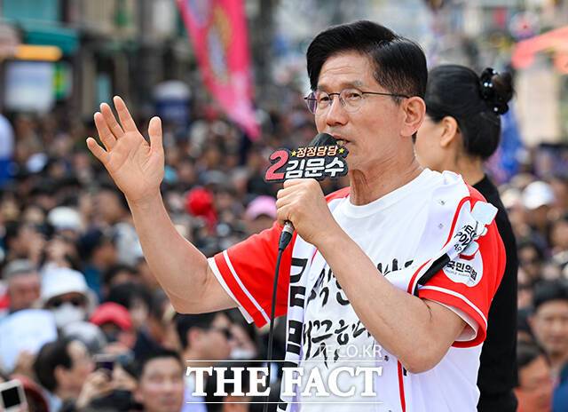 지지 연설하는 김문수 후보.