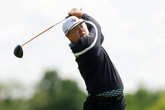 임성재가 메모리얼 토너먼트 3라운드 5번 홀에서 티샷을 하고 있다. 더블린(미국)=AFP연합뉴스