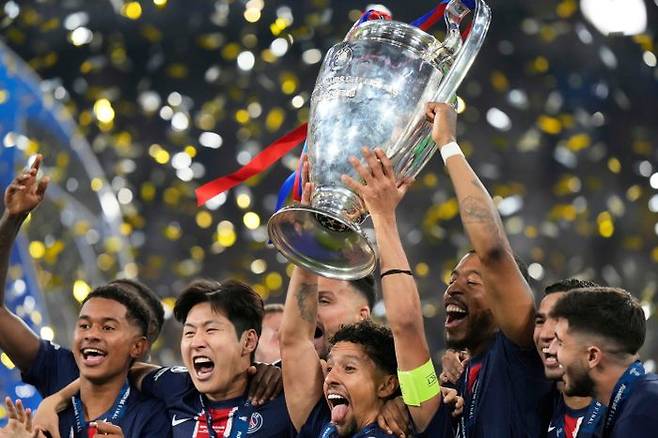 창단 첫 챔피언스리그 우승을 차지한 PSG. ⓒ AP=뉴시스