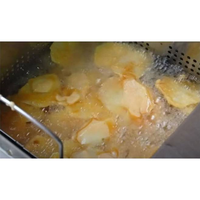 동네 치킨집 감자튀김이 만원인 이유