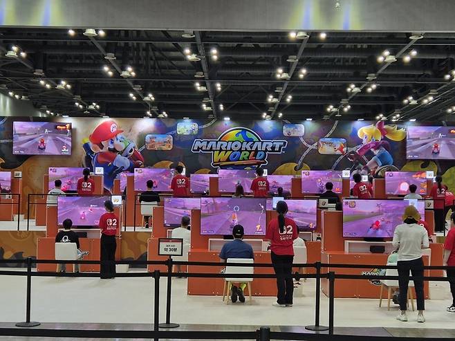 ‘마리오 카드 월드’ 체험 현장. <김태성기자>