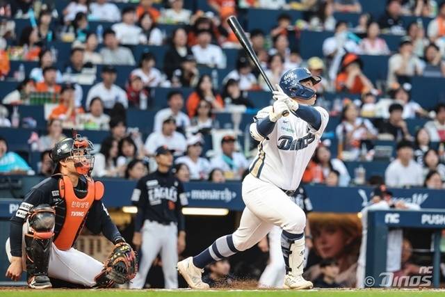 1일 만루포를 쏘아올린 오영수. 사진=NC 제공