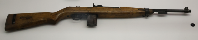 전쟁기념관 기증실에 전시된 M2 카빈 소총 사진. 1971년 ‘번개사업’을 통해 제작된 최초의 국산 카빈 소총이다. 전쟁기념사업회 제공