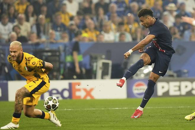 PSG의 데지레 두에가 1일 독일 뮌헨의 풋볼 아레나에서 열린 인터 밀란과의 2024~2025 UCL 결승전에서 전반 20분 추가골을 넣고 있다.     뮌헨 | AP연합뉴스