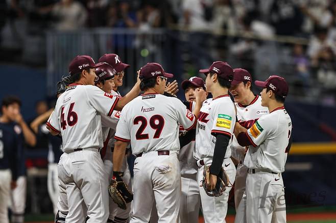 5월 30일 10연패에서 탈출한 뒤 기뻐하는 키움 선수들. /사진=키움 히어로즈 제공