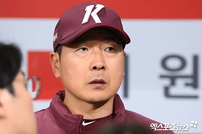홍원기 키움 히어로즈 감독이 1일 서울 고척스카이돔에서 열리는 2025 신한 SOL Bank KBO리그 두산 베어스와의 팀 간 8차전에 앞서 전날 게임 퇴장 상황에 대해 설명했다. 사진 엑스포츠뉴스 DB