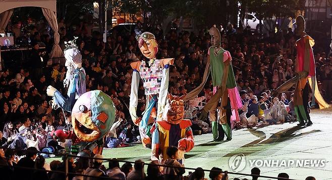 '전세계 인형이 한자리에' 춘천세계인형극제 개막 [연합뉴스 자료사진]