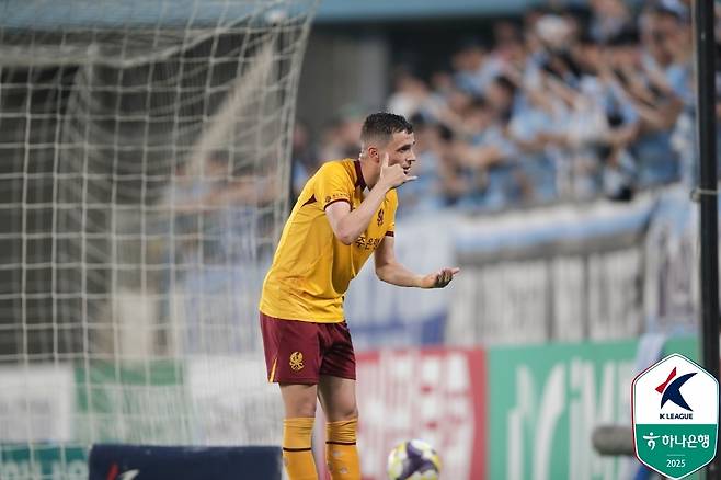 광주 아사니의 골 세리머니 [한국프로축구연맹 제공. 재판매 및 DB 금지]