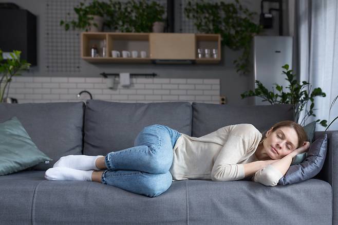 낮잠을 오래 자거나 낮잠 시간이 불규칙할 경우 조기 사망 위험이 높아질 수 있다는 연구 결과가 나왔다. [사진=게티이미지뱅크]