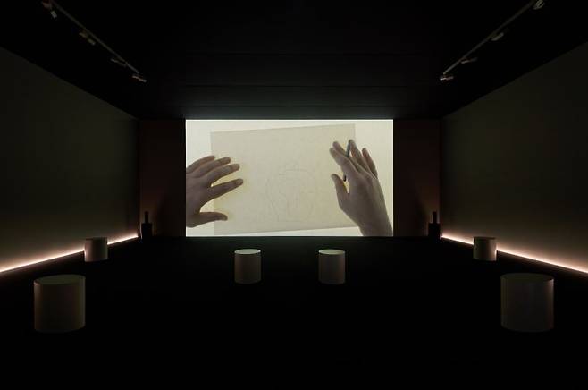 '아더랜드 II: 와엘 샤키, 아크람 자타리'_아크람 자타리 전시 전경 (국립현대미술관 제공)