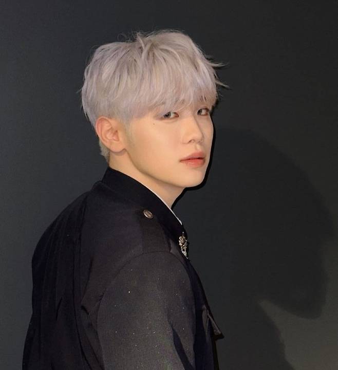 인스타그램 @zb1official