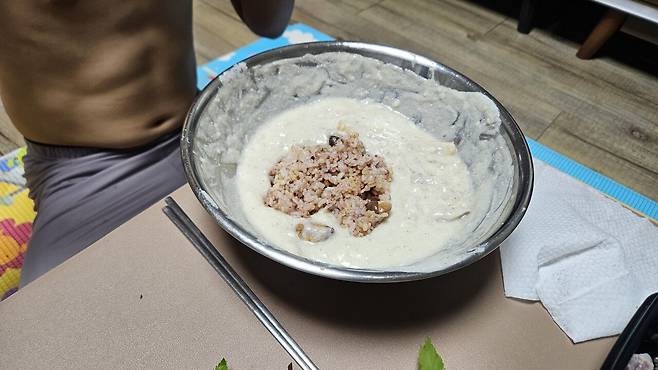 20250601_213105.jpg 저녁 와이프가 포장해온 들깨 삼계탕