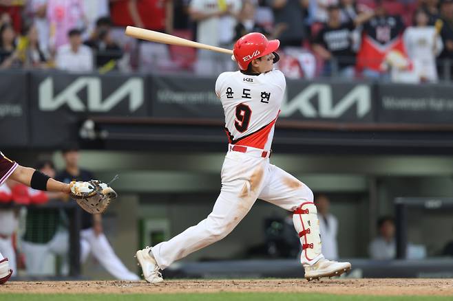 현재 KIA 타선에서 가장 뜨거운 타격감을 이어가고 있는 윤도현. KIA 제공