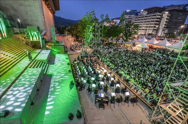 세종문화회관 앞 계단 무대 현장 / (c) 세종문화회관 제공