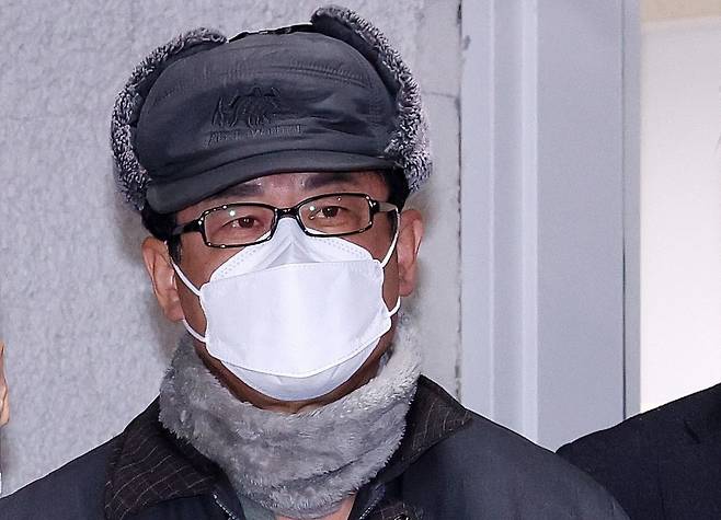 12·3 비상계엄 사태를 사전에 모의한 혐의를 받는 노상원 전 정보사령관이 지난해 12월 24일 서울 은평구 서부경찰서에서 검찰로 송치되는 모습. /사진=뉴스1