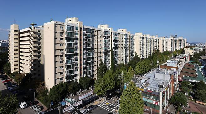 재건축 사업이 추진 중인 서울 강남구 압구정 현대아파트. 경향신문 자료사진