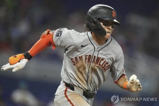 전력 질주하는 이정후 / 사진=연합뉴스