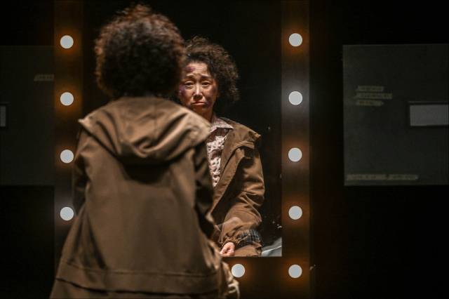 연극 ‘유령’의 한 장면. 사진 제공=세종문화회관