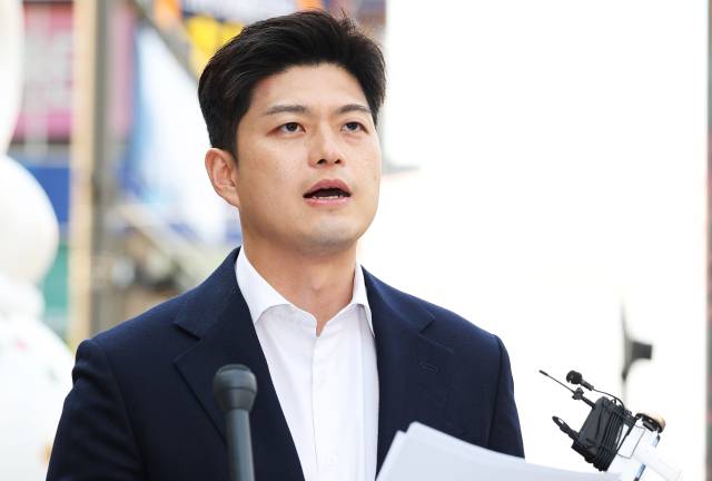 김용태 국민의힘 비상대책위원장이 30일 경기도 화성시 동탄역 인근에서 사전투표 관련 기자회견을 하고 있다. 연합뉴스