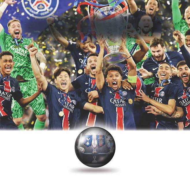 이강인(가운데)이 1일 독일 뮌헨 알리안츠 아레나에서 열린 2024~2025 유럽축구연맹(UEFA) 챔피언스리그 결승전에서 인터밀란(이탈리아)를 꺾고 우승한 뒤 주장 마르키뉴스(왼쪽)가 우승 트로피 ‘빅이어’를 들어올리는 세리머니 때 밝은 표정으로 함께 하고 있다. 게티이미지코리아