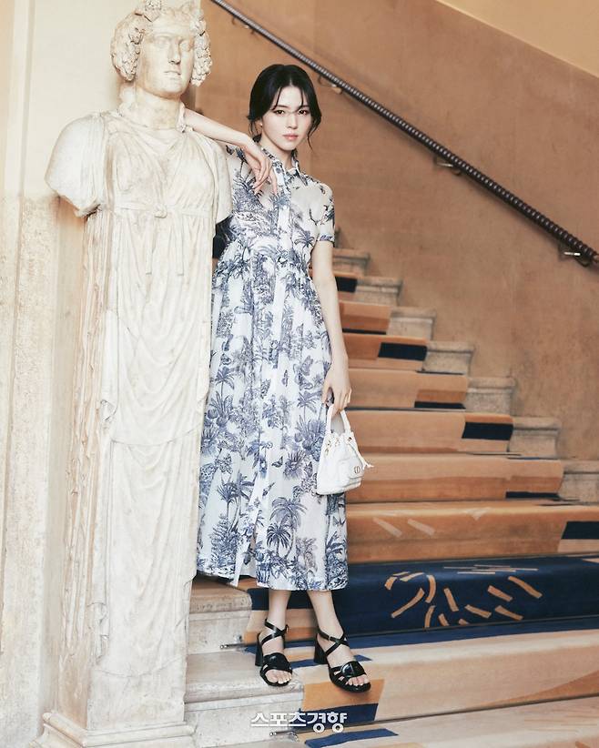 배우 한소희. 디올 제공