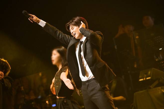 박지현, 깜박이 켜고 부산 접수