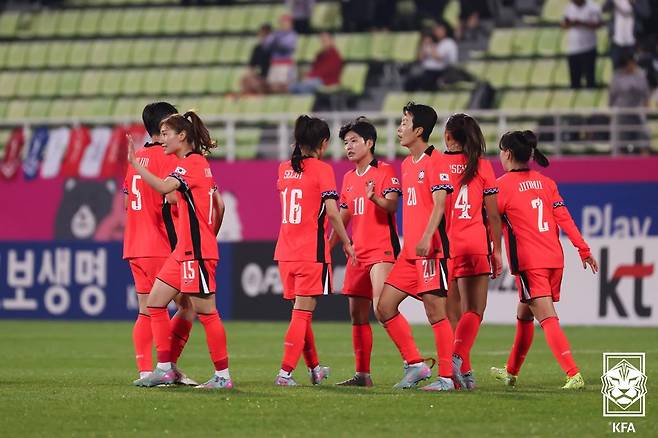 신상우 감독이 대대적인 변화를 택했다. 지난 1차전 선발 명단과 비교했을 때 모든 포지션에 변화가 있다. 선수들의 기량을 다시 점검하고 평가하겠다는 의미로 받아들여진다. 사진 대한축구협회