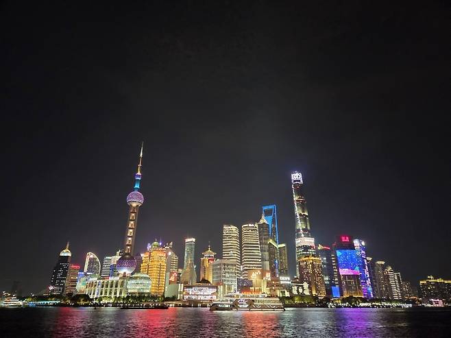 와이탄에서 바라본 동방명주  [촬영 차민지. 재판매 및 DB 금지]