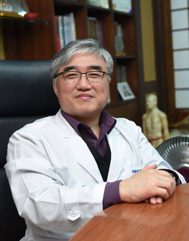 강병령, 광도한의원 대표원장. 부산일보DB