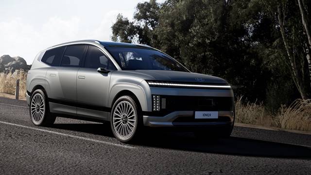 현대자동차는 'EV 트렌드 코리아 2025'에 참가해 전기차 및 수소전기차 기술과 서비스를 선보인다. 아이오닉 9. /현대차