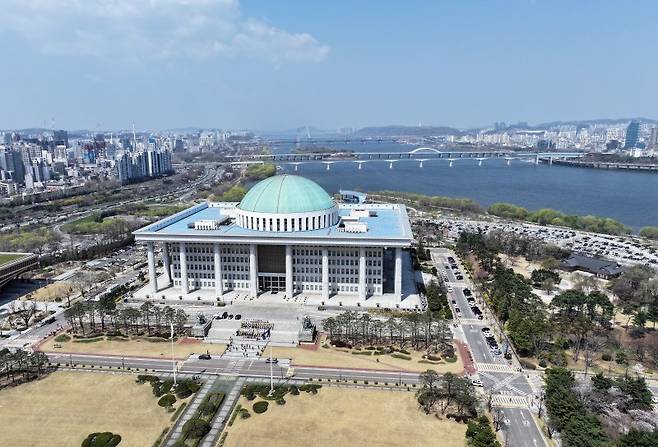 오는 4일 21대 대통령 취임식이 거행될 예정인 서울 영등포구 여의도 국회의사당 전경. 사진=뉴스1