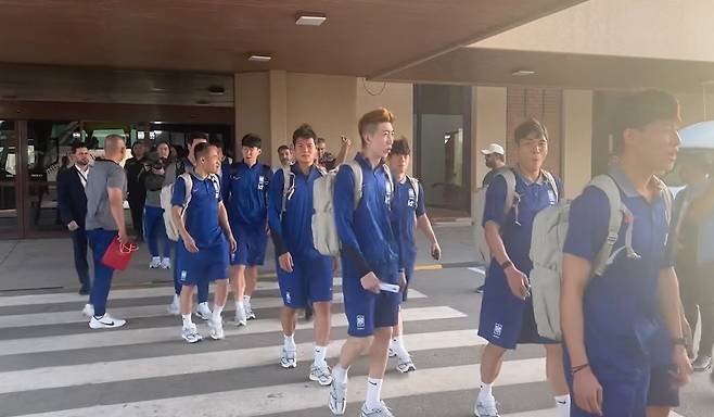 북중미월드컵 아시아 3차예선 결전지 이라크에 도착한 축구대표팀. [사진 KFA 영상 캡처]