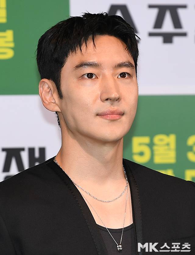 배우 이제훈이 신작 ‘소주전쟁’을 통해 자신의 성장 서사사를 전했다. 사진=천정환 기자