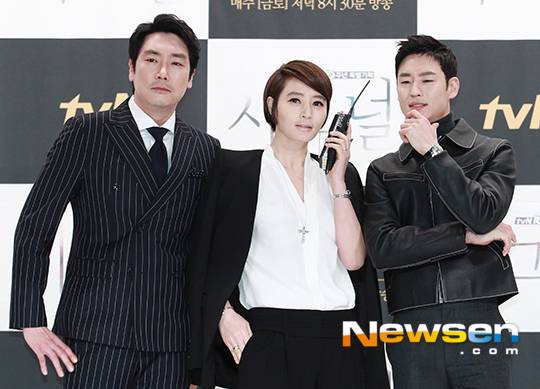 조진웅, 김혜수, 이제훈 /사진=뉴스엔DB