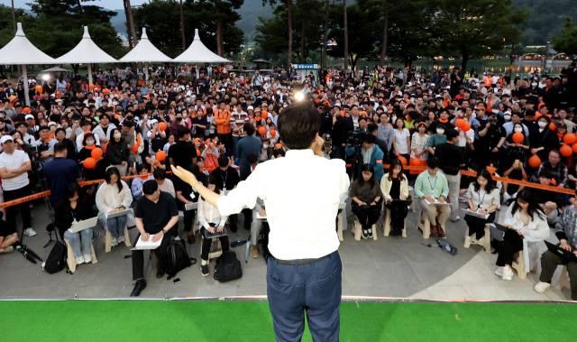 이준석 개혁신당 대선 후보가 2일 대구 수성구 수성못 상화동산에서 피날레 유세를 하고 있다. 연합뉴스