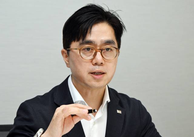 김남기 미래에셋자산운용 대표(부사장)이 3일 서울 종로 미래에셋자산운용 본사에서 서울경제신문과 인터뷰를 하고 있다. 오승현 기자