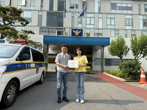 이영경 성남시의원이 분당풍림아이원플러스의 주차장 위탁관리업체 수익 착복 의혹 관련 수사를 촉구하는 탄원서를 분당경찰서에 제출했다. /독자 제공