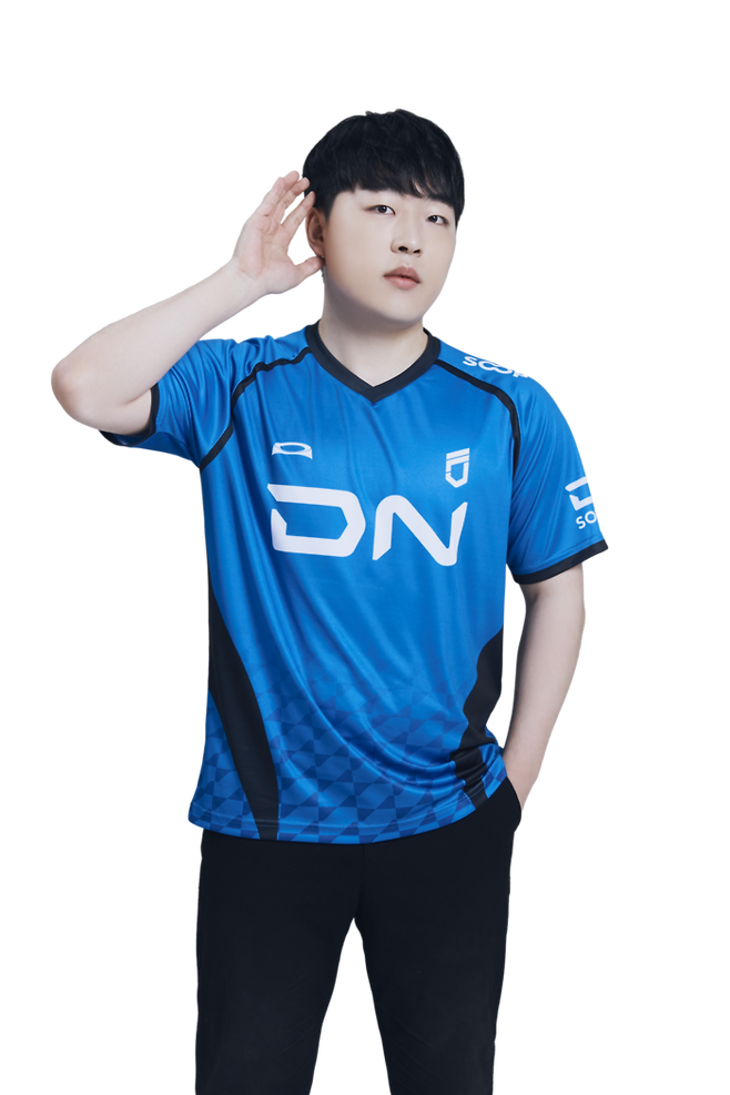 김승환은 지난해 개인전 챔피언 박찬화를 제압하고 4강에 진출했다. 사진 | 넥슨