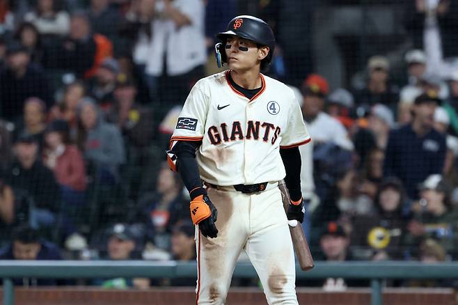 이정후가 지난 3일(한국시각) 샌디에이고전에서 7회 삼진을 당한 뒤 돌아서고 있다. AFP연합뉴스
